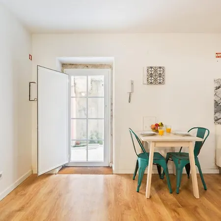 Bright & Modern Studio Near Santa Maria De Belem * Lisboa