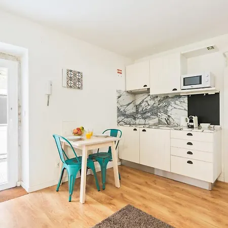 Bright & Modern Studio Near Santa Maria De Belem Lisbona