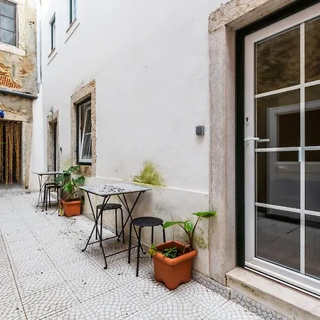 Bright & Modern Studio Near Santa Maria De Belem アパート