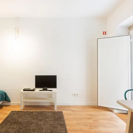 Bright & Modern Studio Near Santa Maria De Belem Appartamento